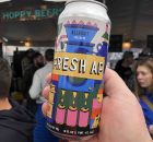 2019年树堡音乐节期间，一罐Alefort啤酒呈现大麦布朗啤酒的新鲜AF。